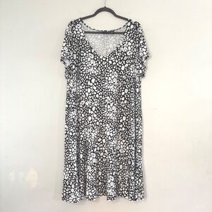 Rachel Zoe 2X Black White Animal Print Short Sleeve Casual Shift Dress Loose